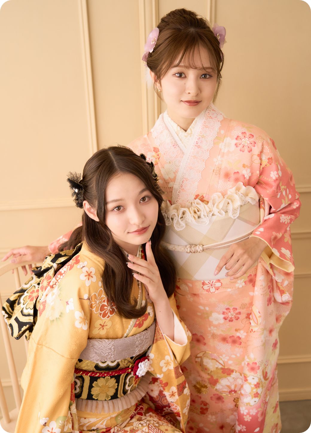 ジョイフル恵利アウトレット 振袖姿の女性2人